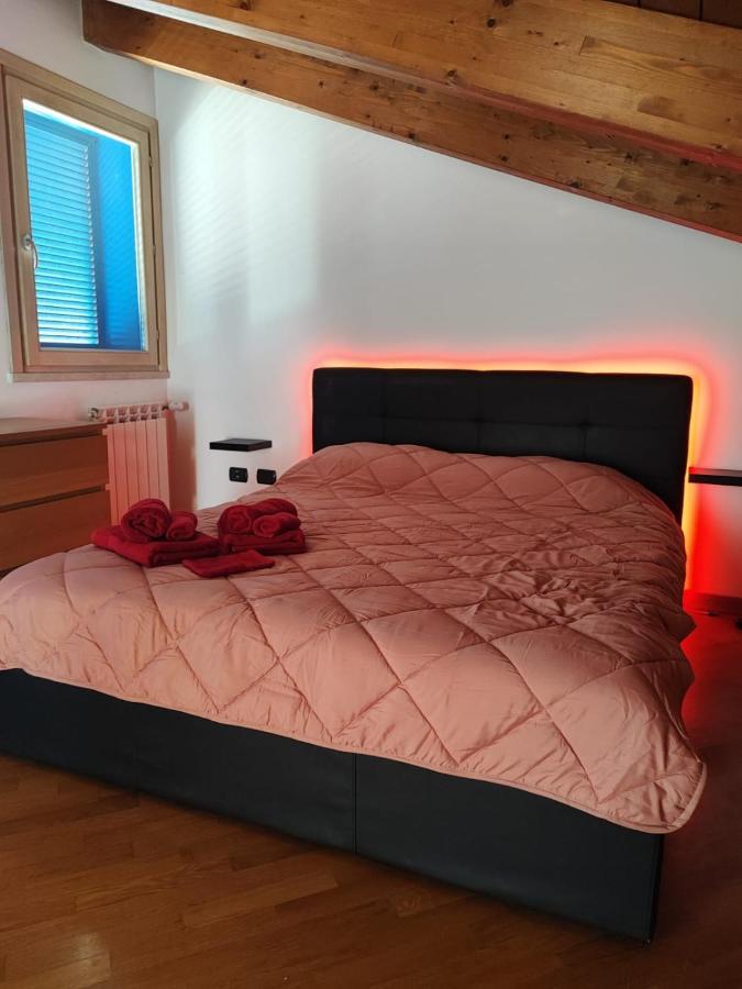 Red Lux Apartment Fiumicino Eksteriør bilde