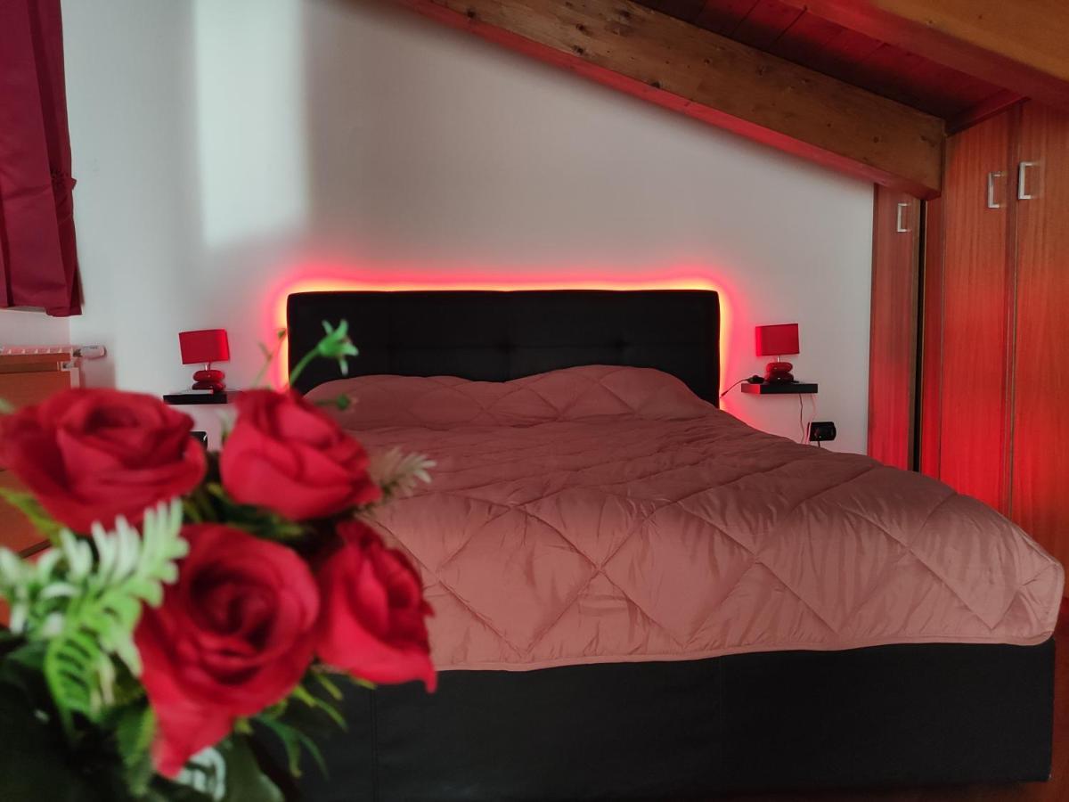 Red Lux Apartment Fiumicino Eksteriør bilde