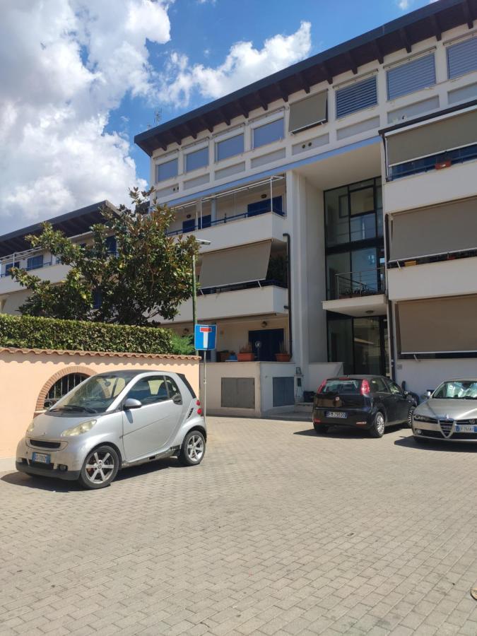 Red Lux Apartment Fiumicino Eksteriør bilde