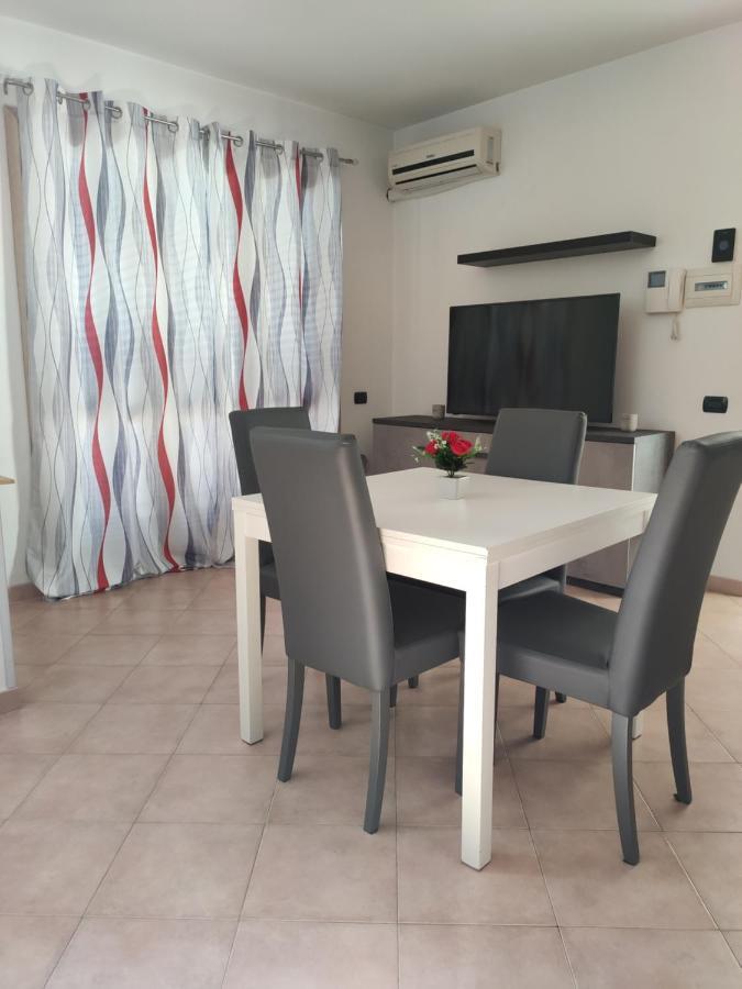 Red Lux Apartment Fiumicino Eksteriør bilde